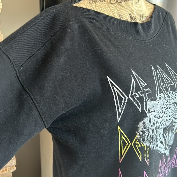 Def Leppard black graphic leopard boatneck sweatshirt rock band sweatshirt - Picture 4 of 16